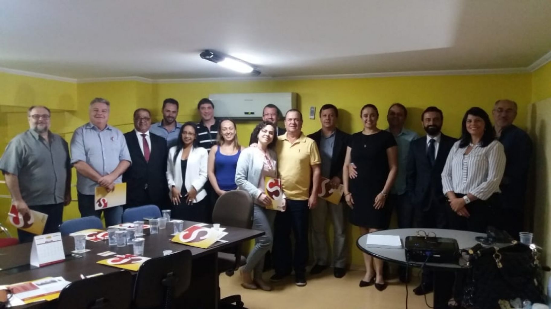 2ª edição do Café com empresários do SINHORES reúne 14 pessoas