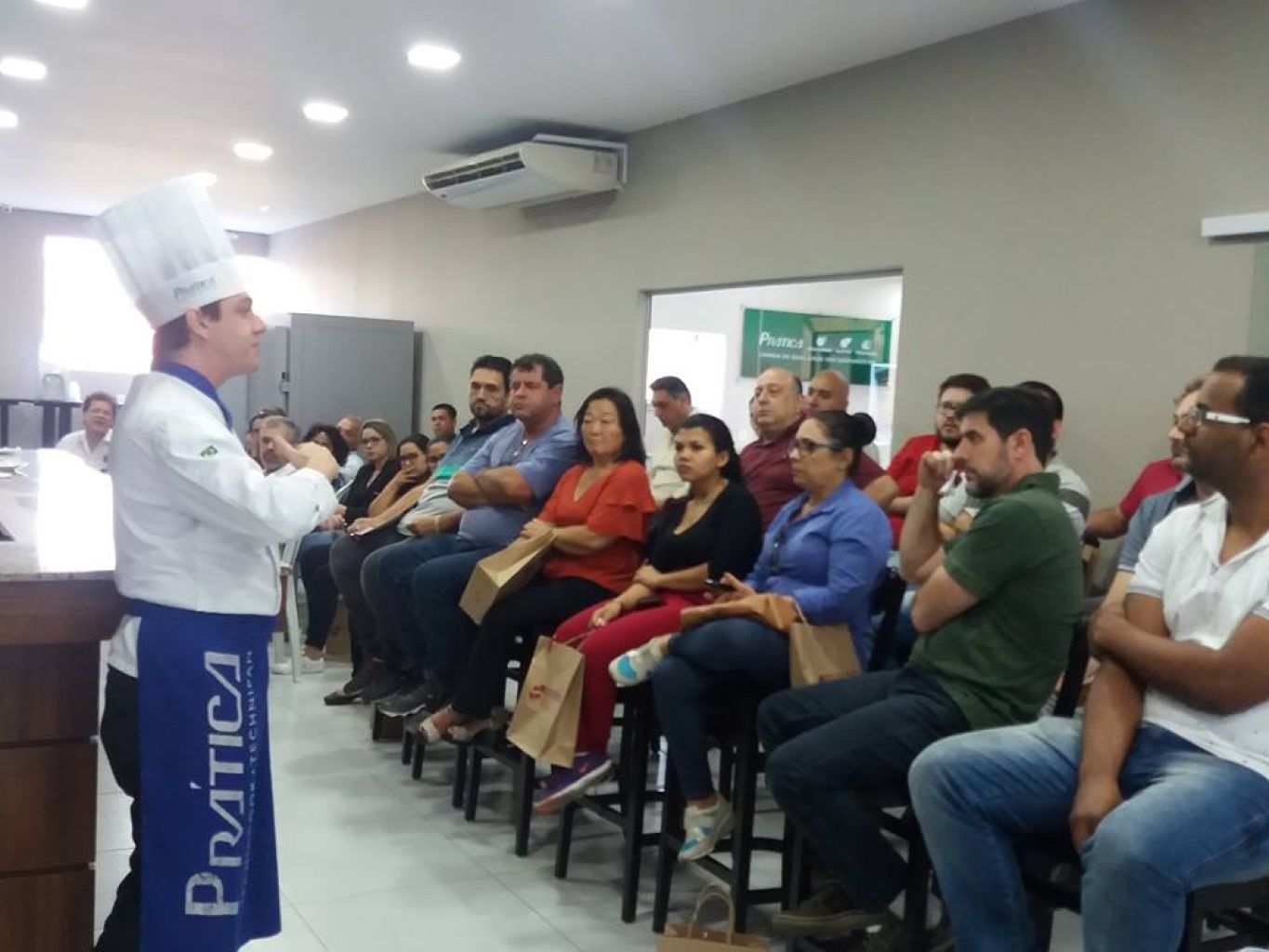Workshop surpreende com aula e degustação para convidados