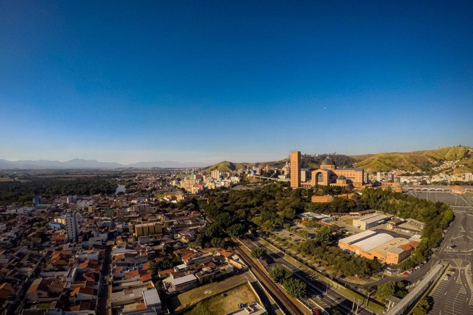 Estado monitora 10 cidades turísticas e inclui RMVale; Campos, Ilhabela e Aparecida estão na lista