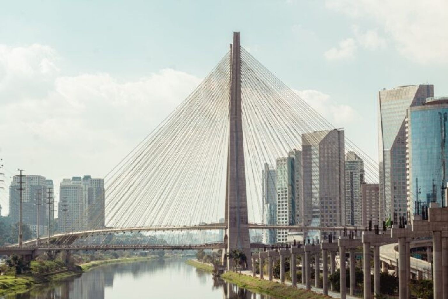 Hotéis, bares e restaurantes de São Paulo criam mais empregos do que a Indústria em 2023