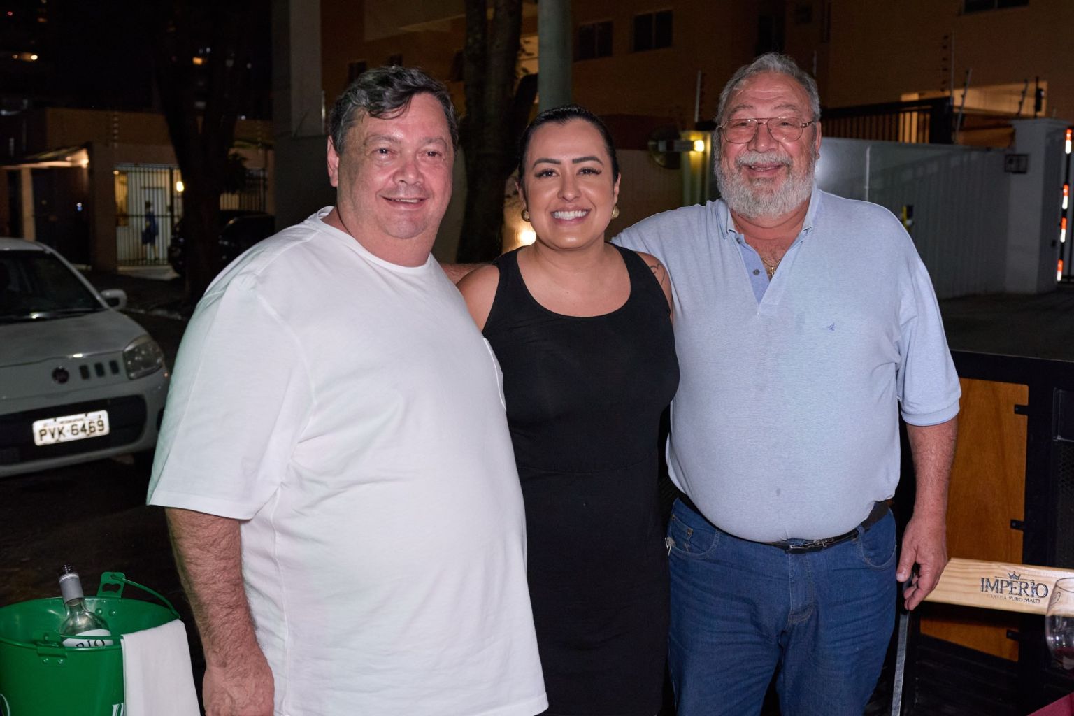 APÓS ENCERRAR SUAS ATIVIDADES, TRADICIONAL ‘BAR DO DEIS’ É HOMENAGEADO POR SINHORES